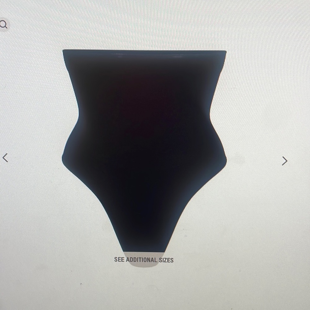 BRAND NEW SKIMS SEAMLESS SCULPT MID WAIST THONG